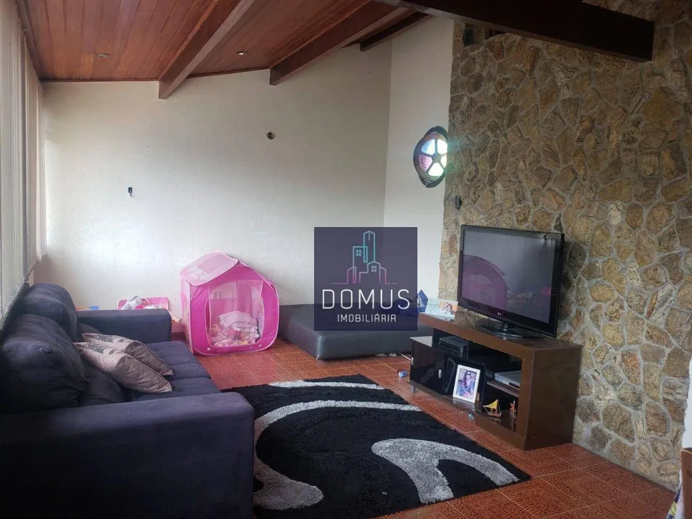 Casa, 4 quartos, 187 m² - Foto 2