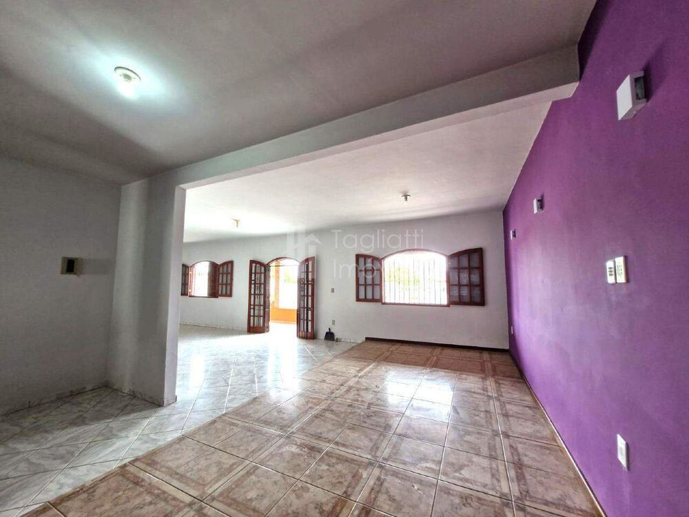 Casa para alugar com 2 quartos, 450m² - Foto 8