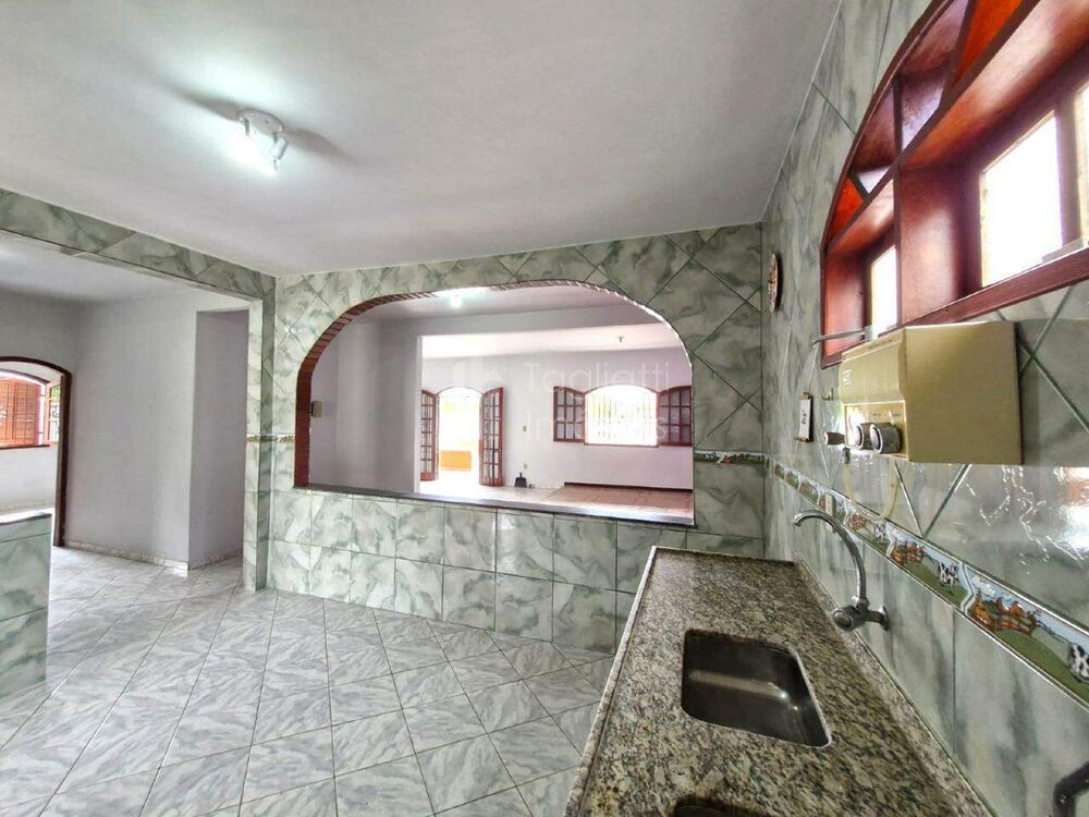 Casa para alugar com 2 quartos, 450m² - Foto 13