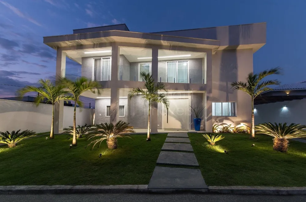 Casa, 6 quartos, 260 m² - Foto 1