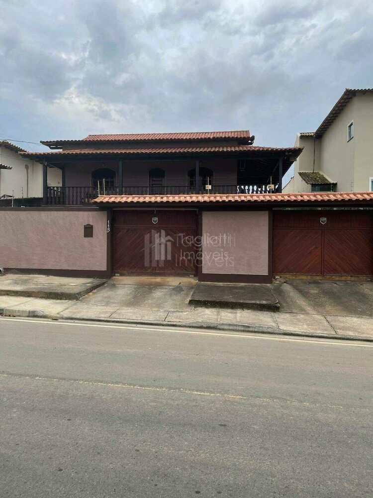 Casa à venda com 3 quartos, 134m² - Foto 1