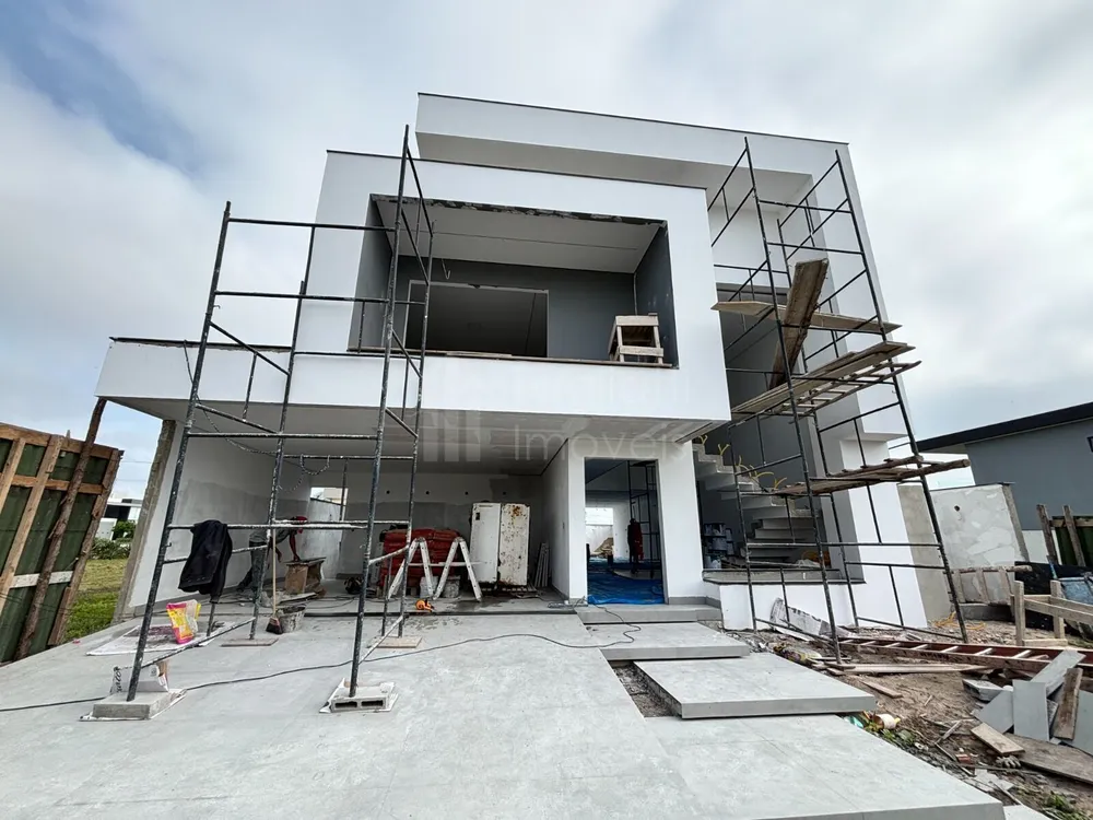 Casa, 4 quartos, 297 m² - Foto 1