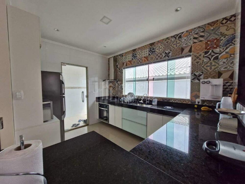 Casa de Condomínio à venda com 4 quartos, 360m² - Foto 7