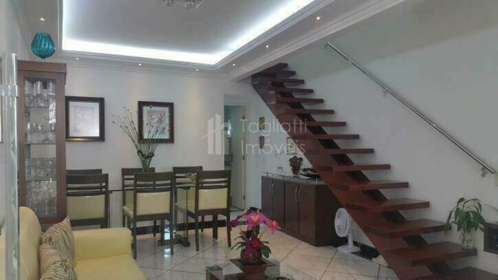 Casa à venda com 3 quartos, 120m² - Foto 1