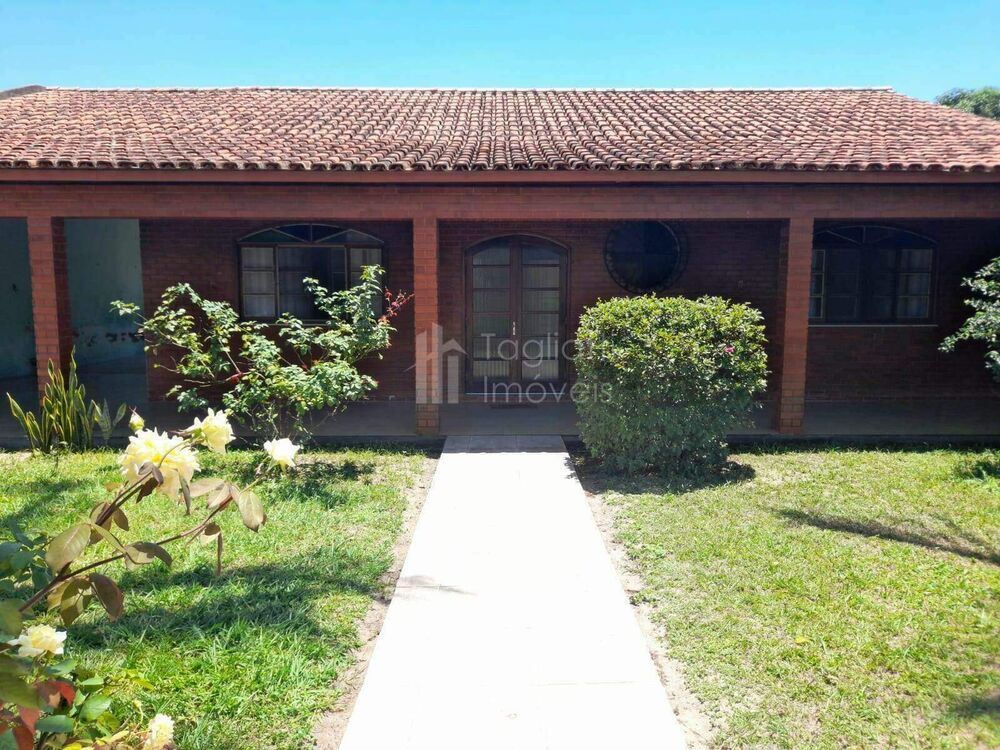 Casa à venda com 3 quartos, 176m² - Foto 1
