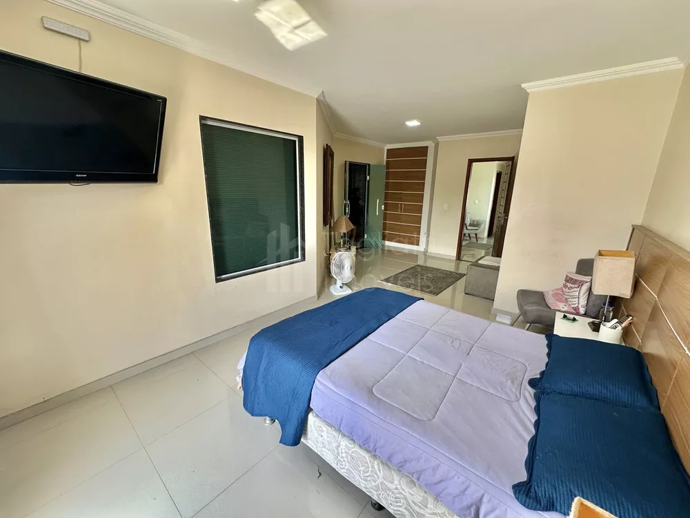 Casa, 4 quartos, 250 m² - Foto 13