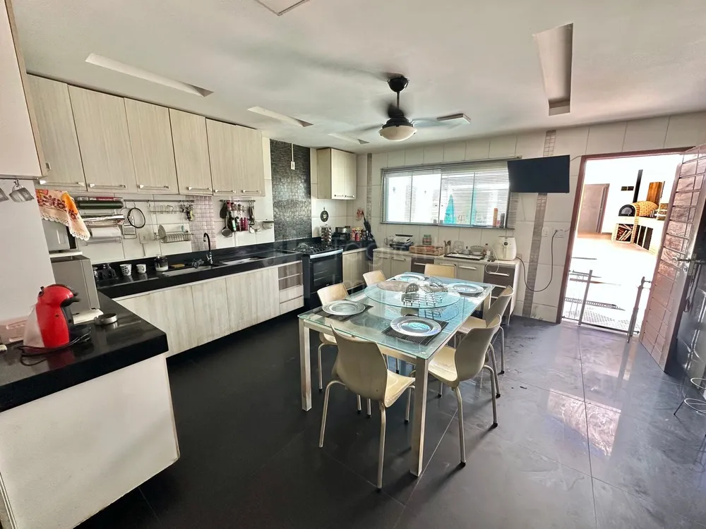 Casa, 4 quartos, 250 m² - Foto 13