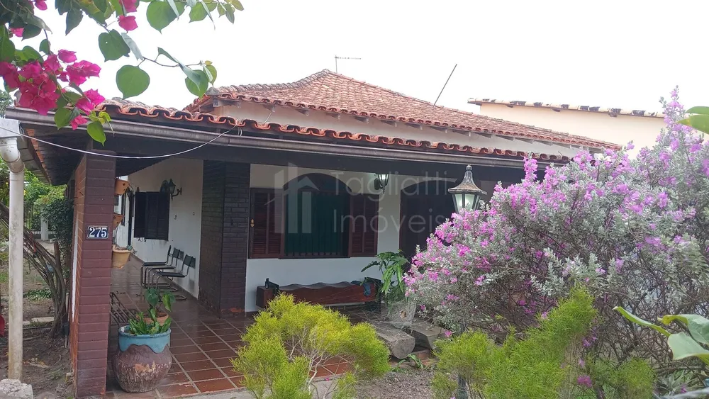 Casa, 3 quartos, 221 m² - Foto 1