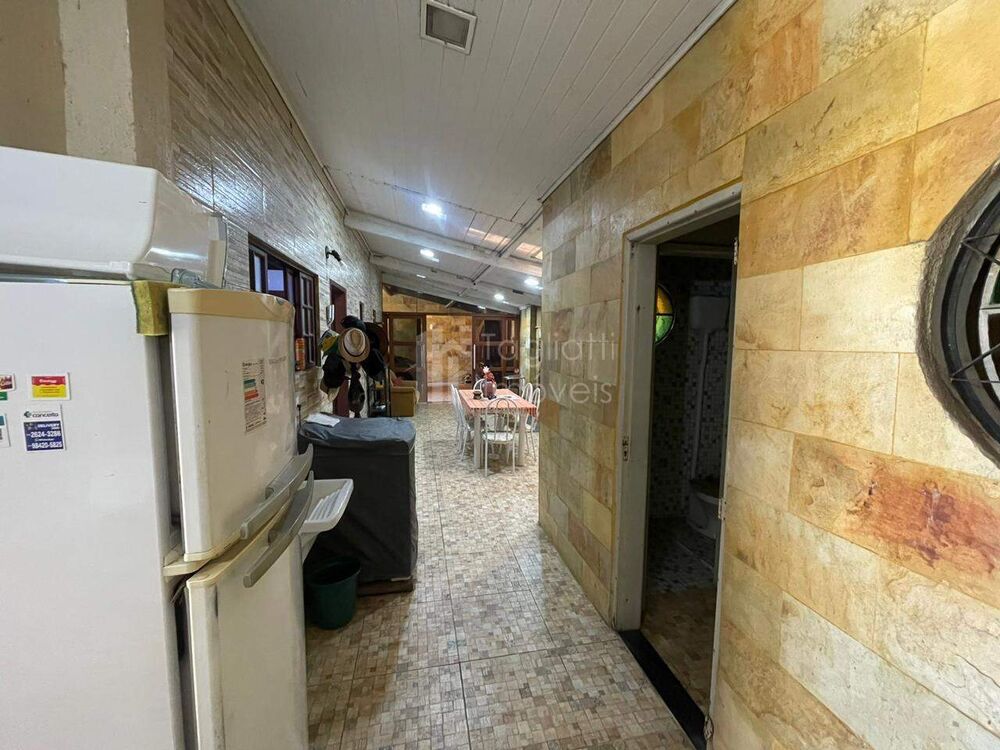 Casa de Condomínio à venda com 4 quartos, 205m² - Foto 4