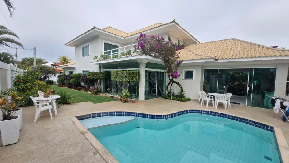 Casa, 4 quartos, 242 m² - Foto 1