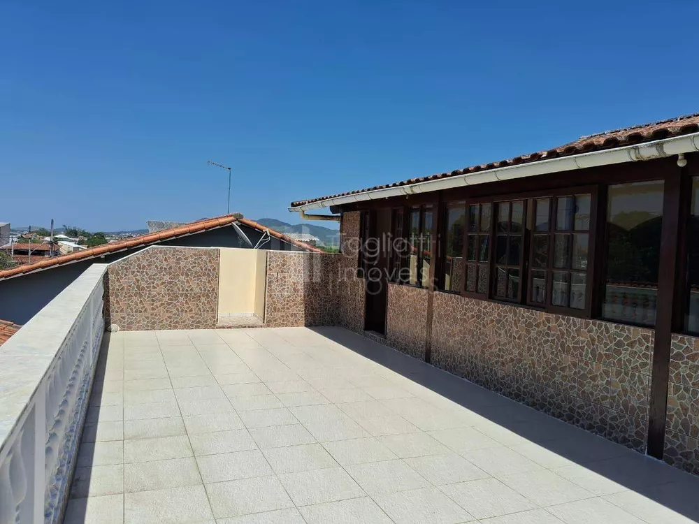Casa, 6 quartos, 120 m² - Foto 1