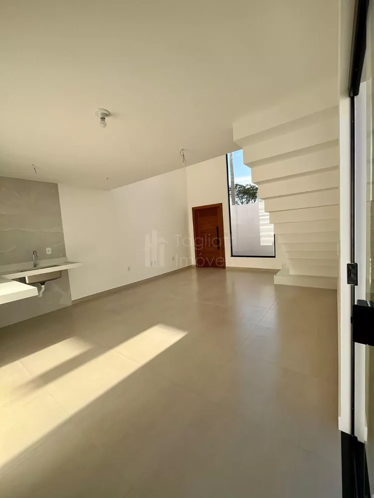 Casa, 2 quartos, 180 m² - Foto 1