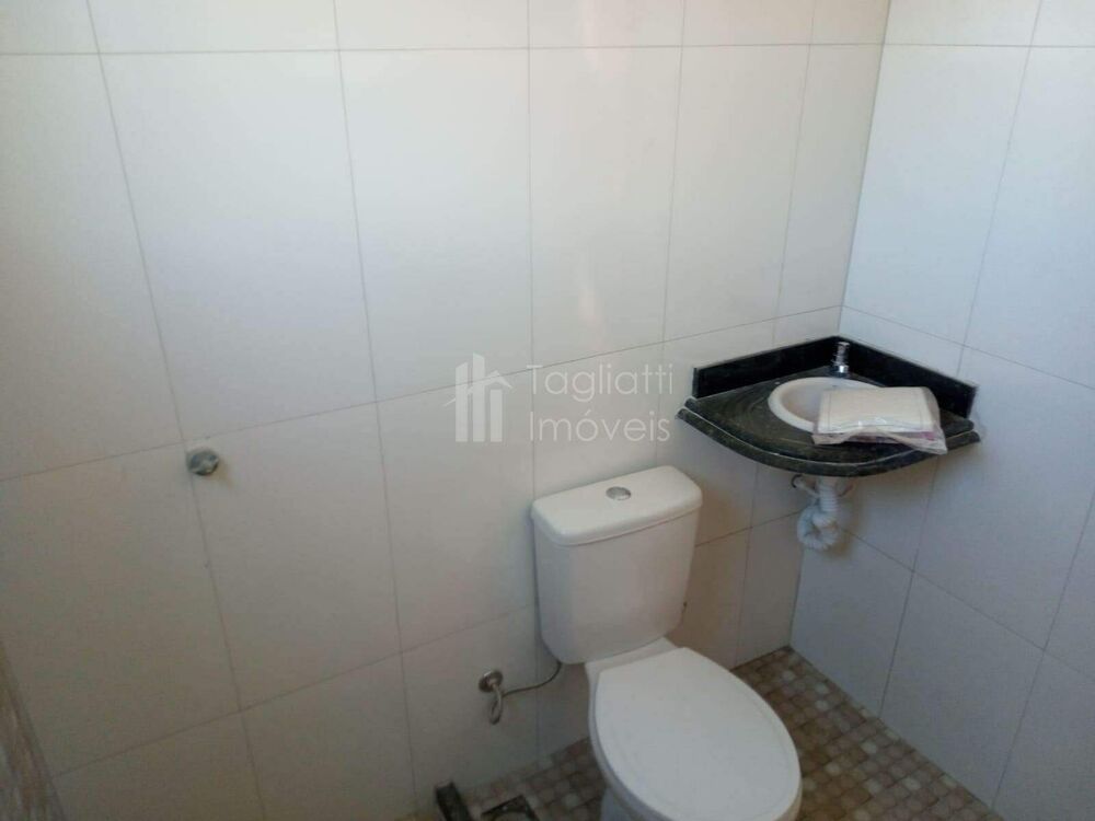 Casa à venda com 2 quartos, 70m² - Foto 14