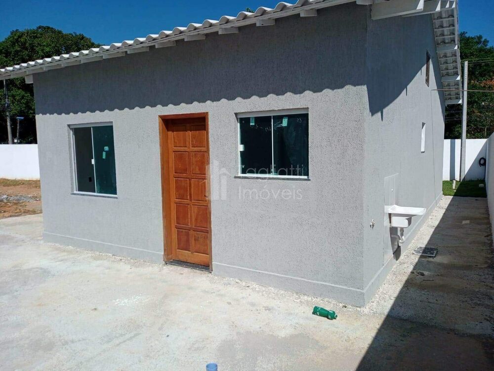 Casa à venda com 2 quartos, 70m² - Foto 6