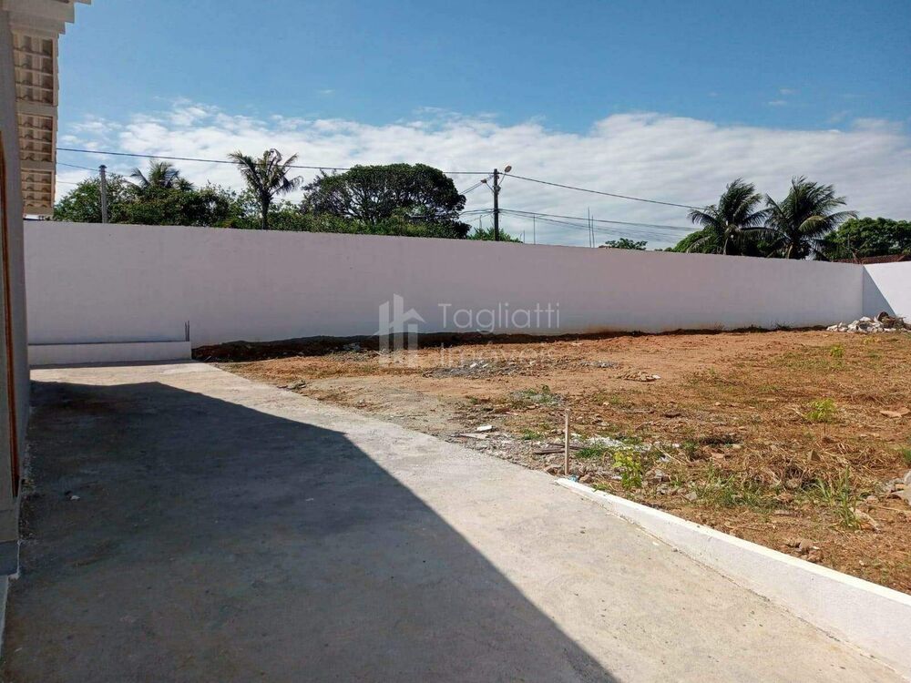Casa à venda com 2 quartos, 70m² - Foto 5