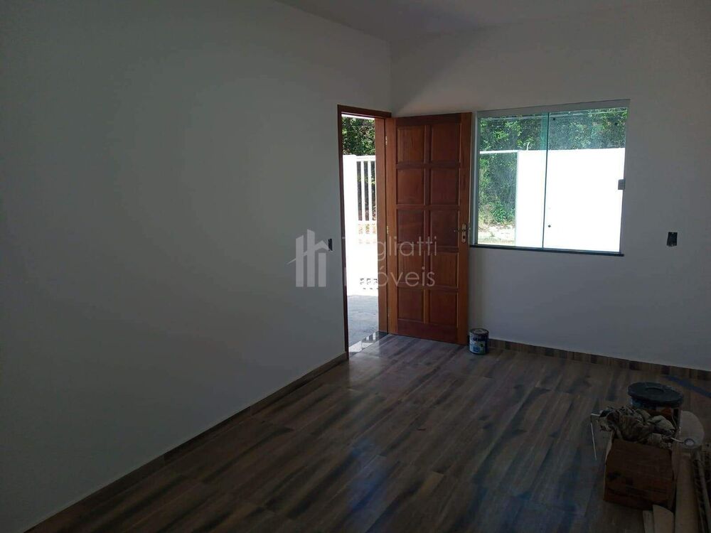 Casa à venda com 2 quartos, 70m² - Foto 8