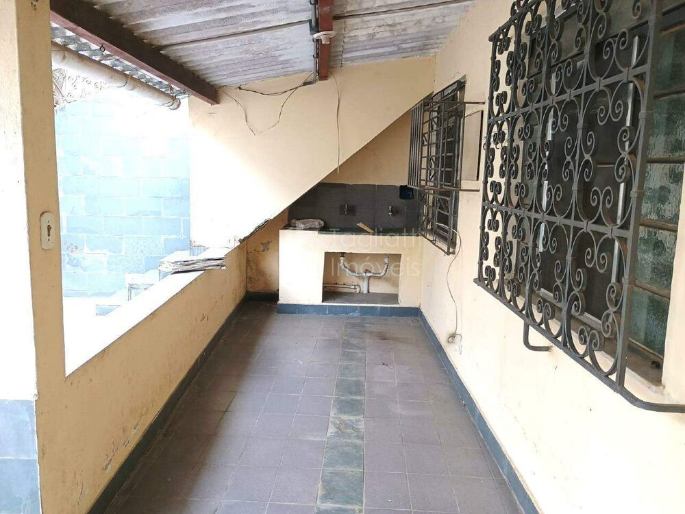 Casa à venda com 2 quartos, 200m² - Foto 9