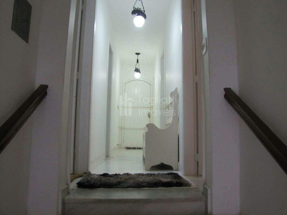 Casa à venda com 6 quartos, 320m² - Foto 9