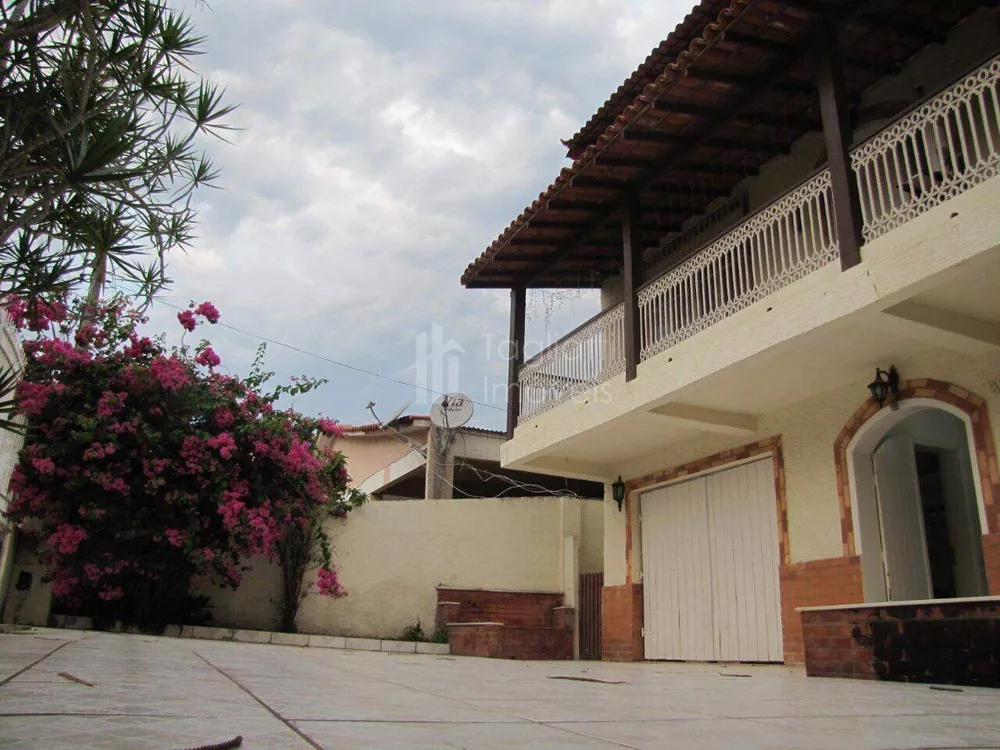 Casa, 6 quartos, 320 m² - Foto 2