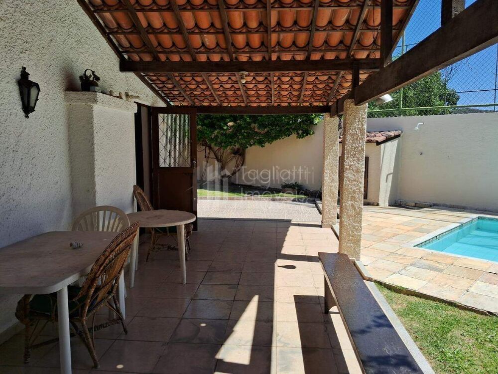 Casa de Condomínio à venda com 4 quartos, 358m² - Foto 2