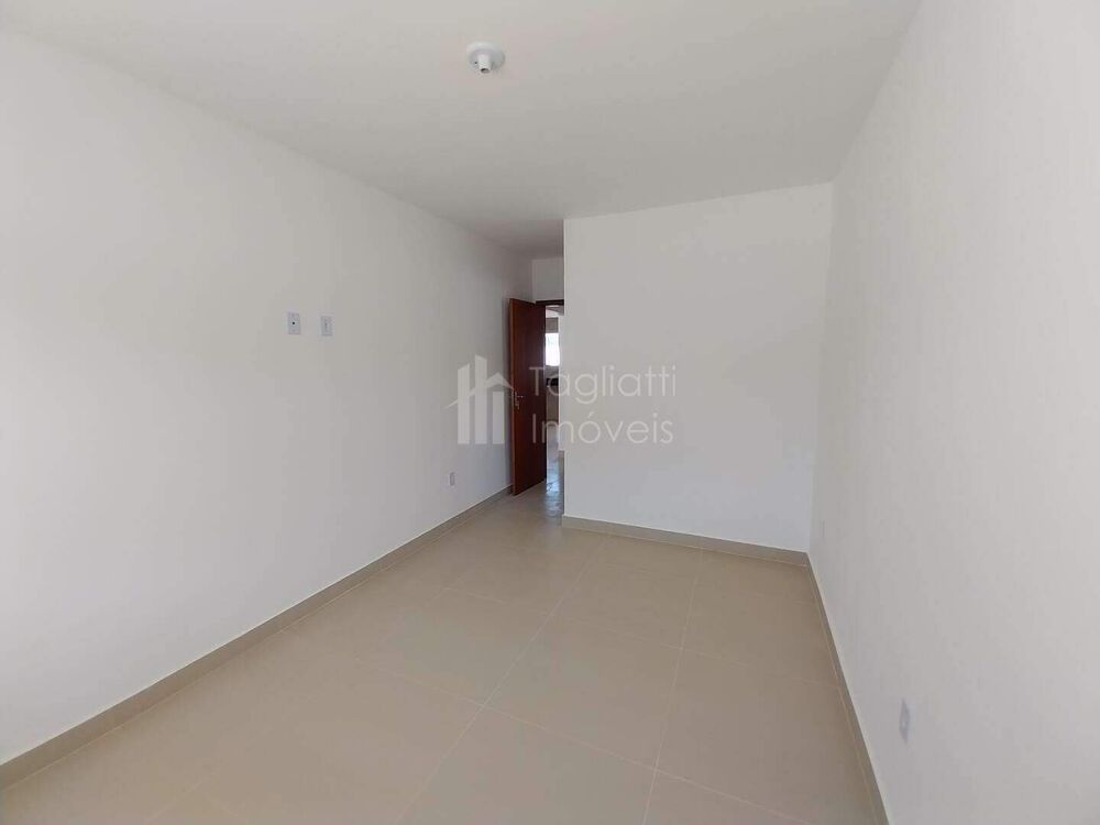 Casa à venda com 2 quartos, 65m² - Foto 8