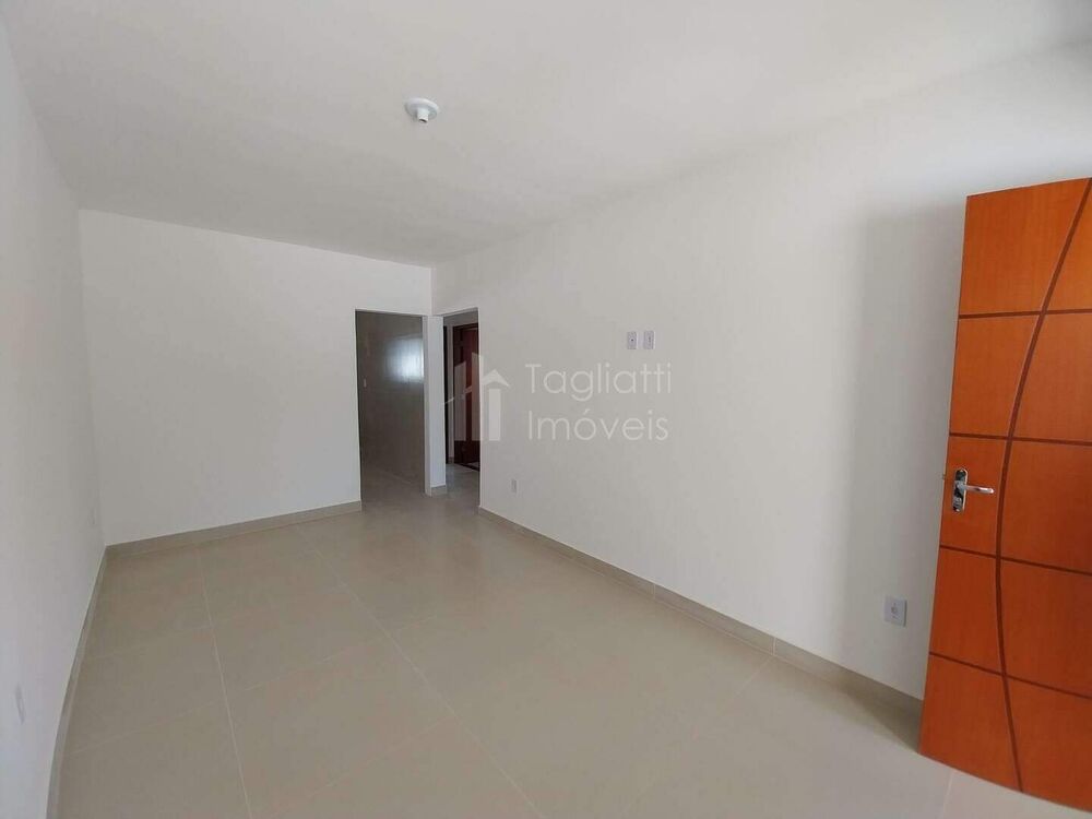 Casa à venda com 2 quartos, 65m² - Foto 2