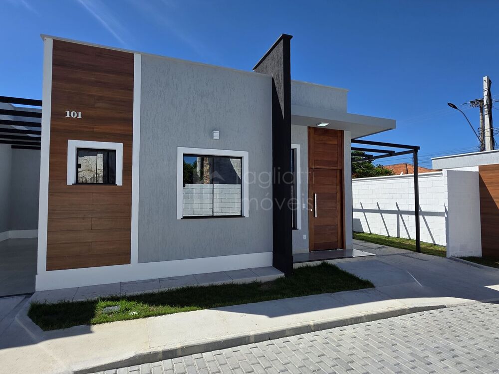 Casa à venda com 2 quartos, 72m² - Foto 3