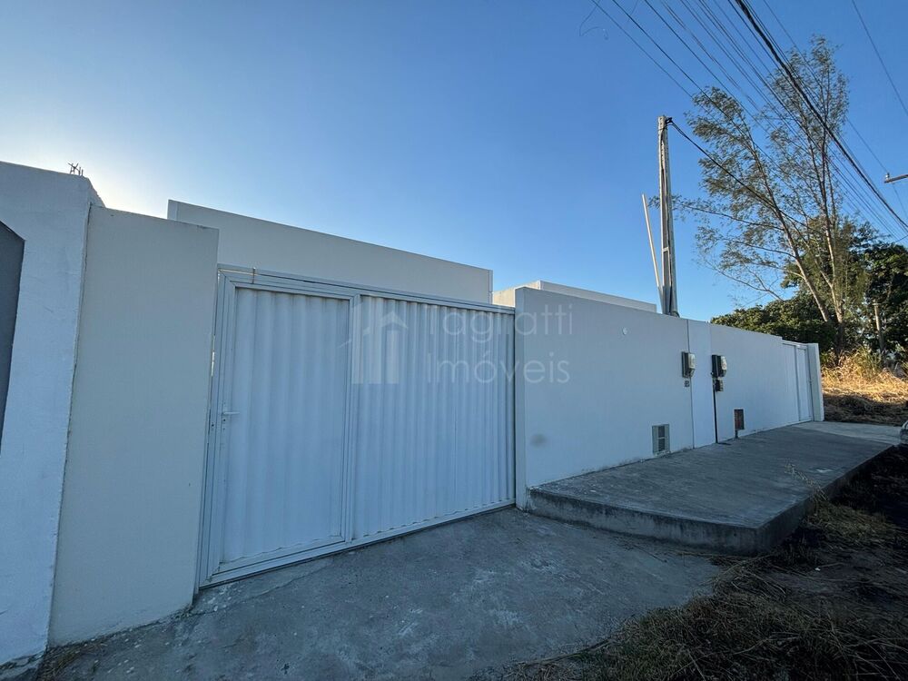 Casa à venda com 3 quartos, 50m² - Foto 2