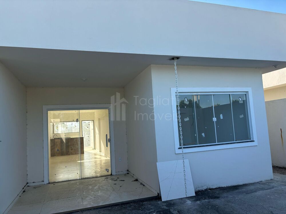Casa à venda com 3 quartos, 50m² - Foto 1