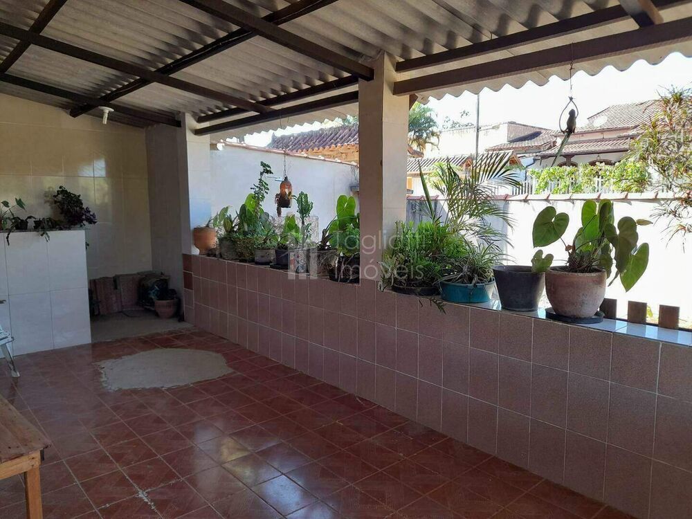 Casa à venda com 2 quartos, 46m² - Foto 2