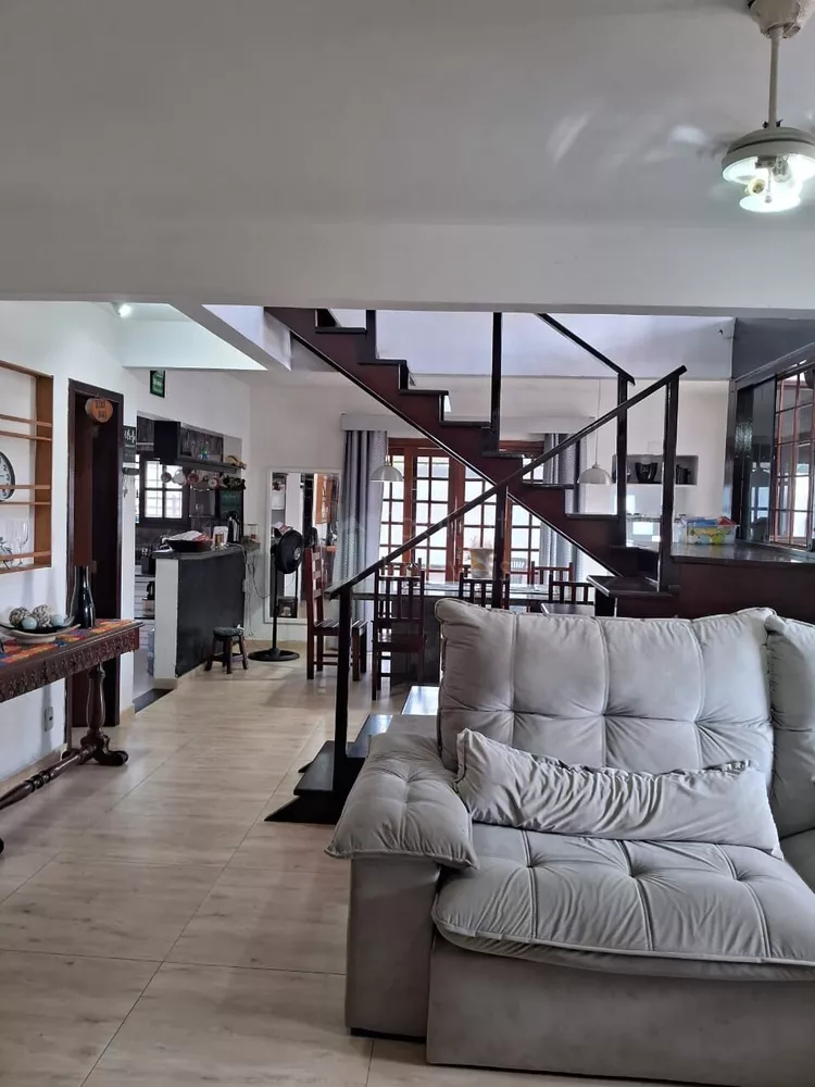 Casa, 6 quartos, 200 m² - Foto 4