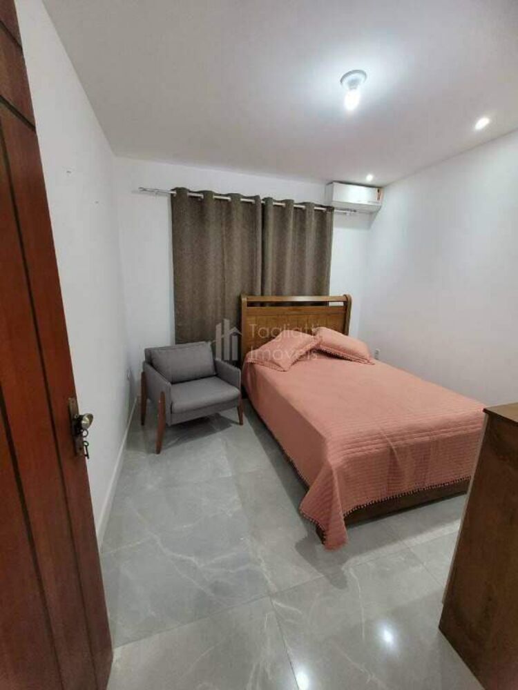 Casa à venda com 5 quartos, 243m² - Foto 6