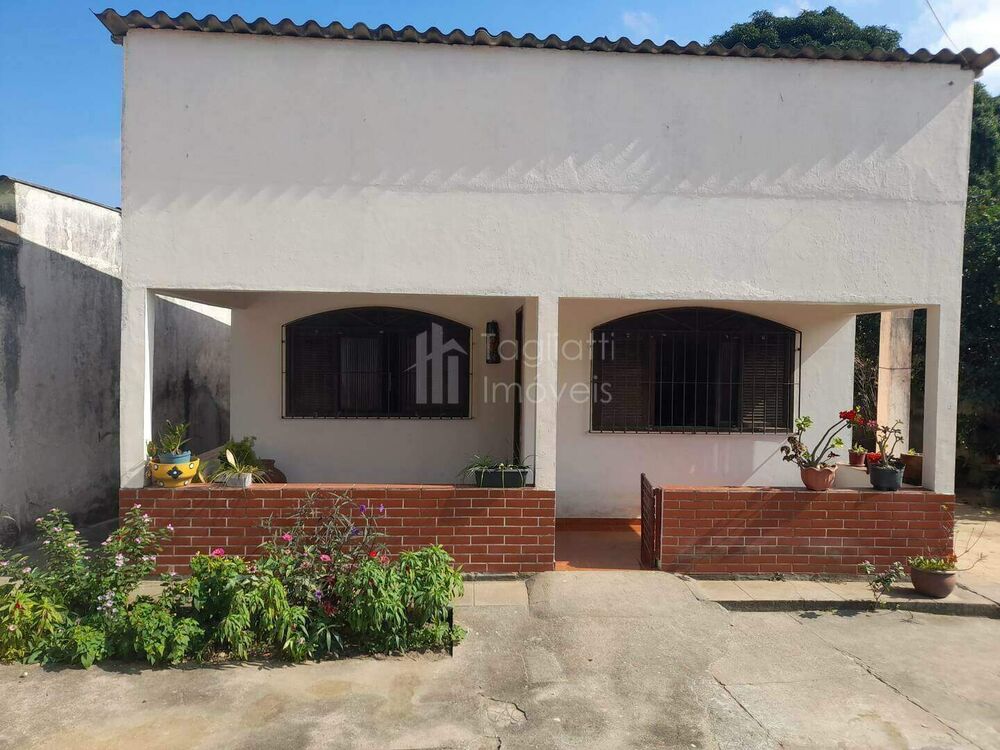 Casa à venda com 2 quartos, 70m² - Foto 1