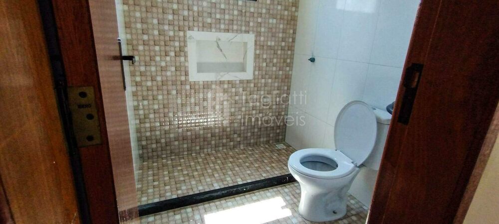 Casa à venda com 2 quartos, 64m² - Foto 4