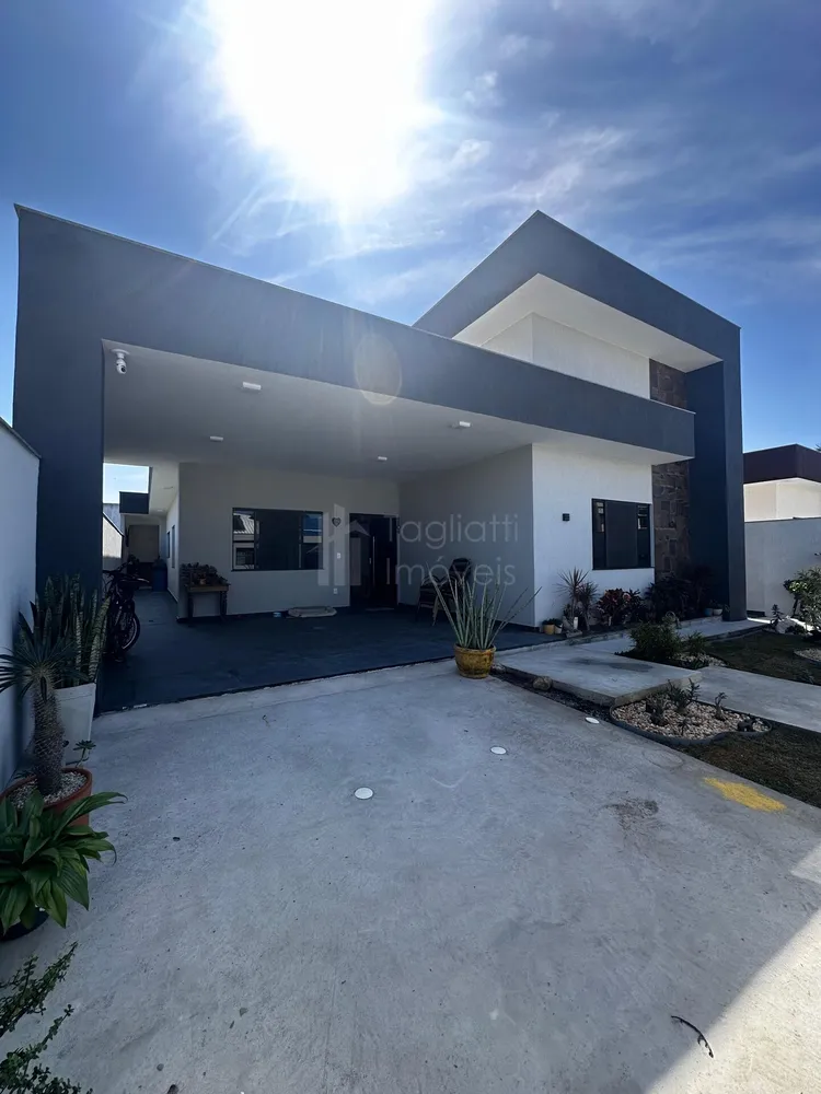 Casa, 3 quartos, 220 m² - Foto 1