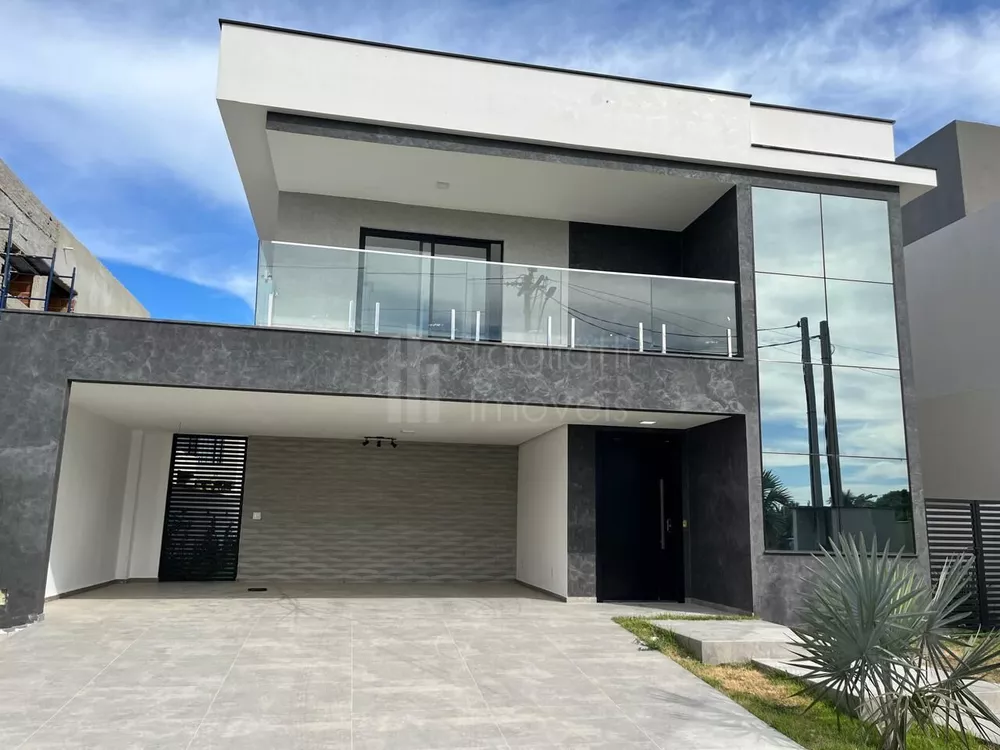 Casa, 4 quartos, 218 m² - Foto 1