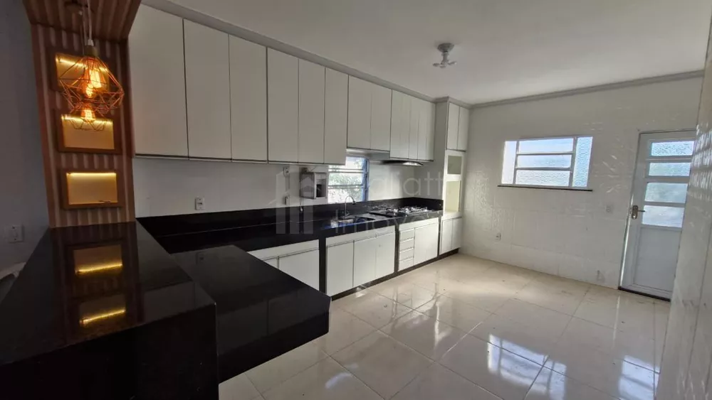 Casa, 4 quartos, 182 m² - Foto 2