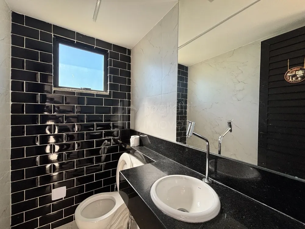 Casa, 3 quartos, 215 m² - Foto 1