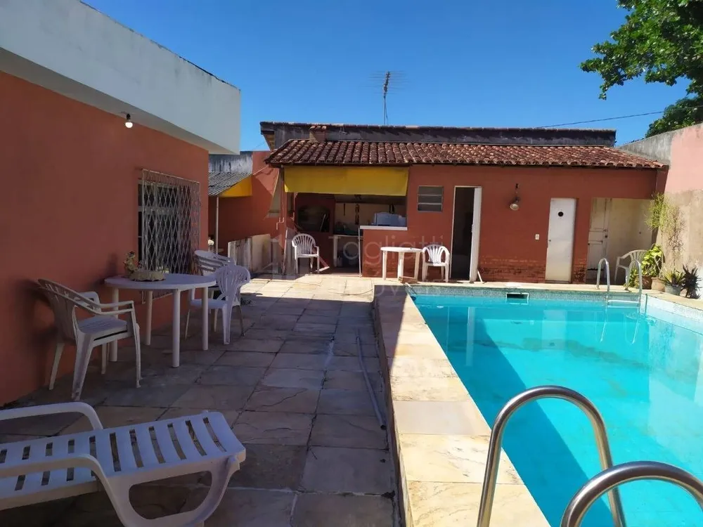 Casa, 5 quartos, 203 m² - Foto 1
