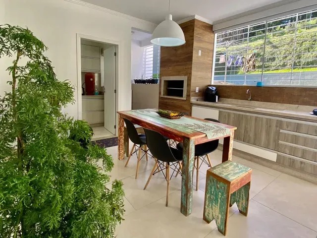 Casa à venda com 3 quartos, 158m² - Foto 4