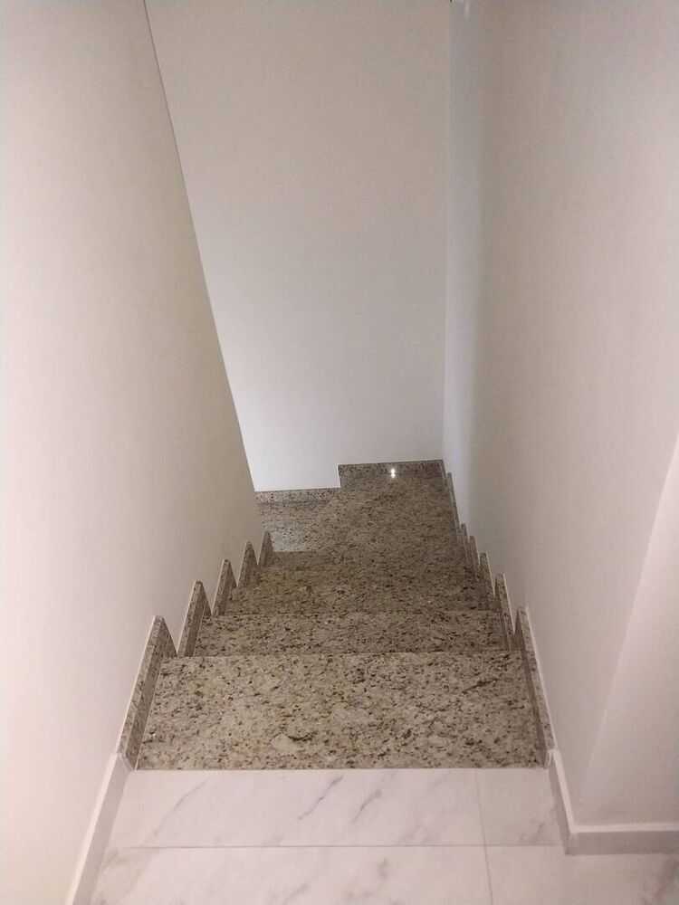 Casa à venda com 2 quartos, 90m² - Foto 1