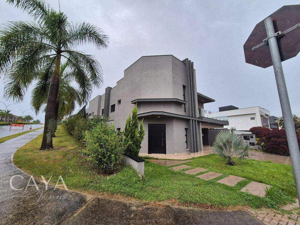 Sobrado à venda com 4 quartos, 304m² - Foto 1