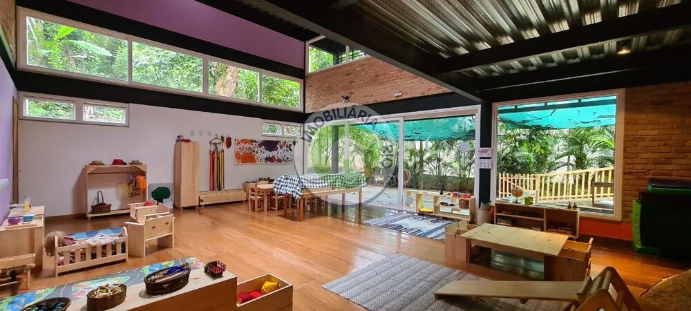 Casa à venda com 11 quartos, 6200m² - Foto 1