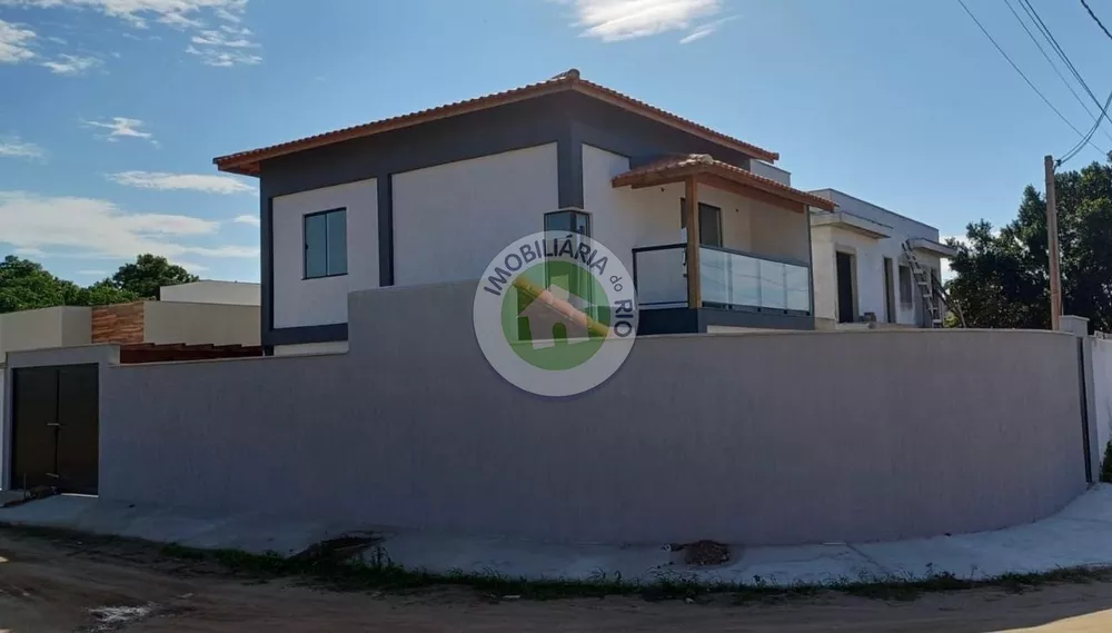 Casa à venda com 3 quartos, 190m² - Foto 1