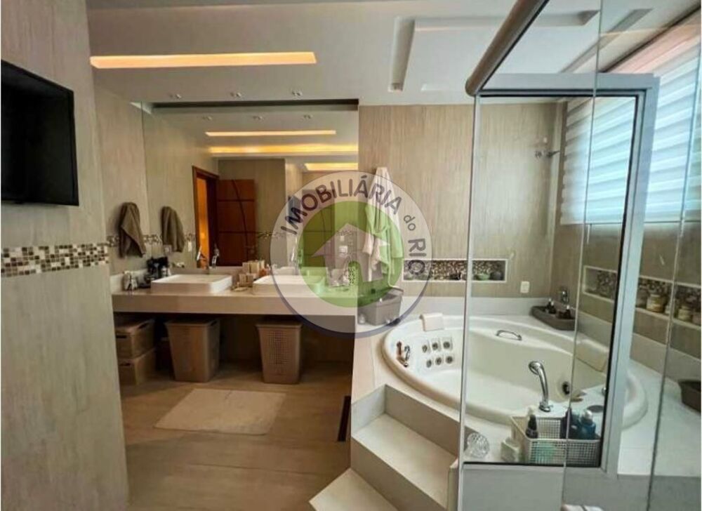 Casa à venda com 4 quartos, 330m² - Foto 4