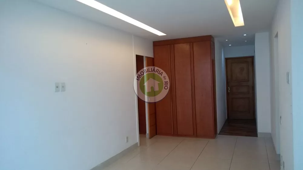 Apartamento à venda com 2 quartos, 70m² - Foto 3