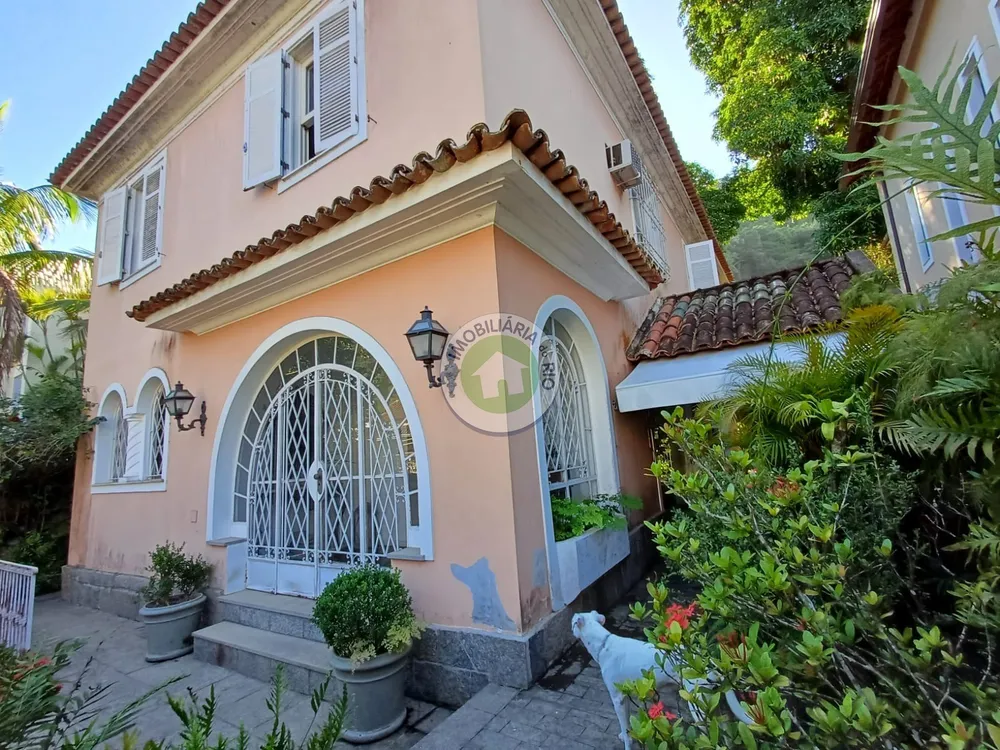 Casa, 3 quartos, 276 m² - Foto 1