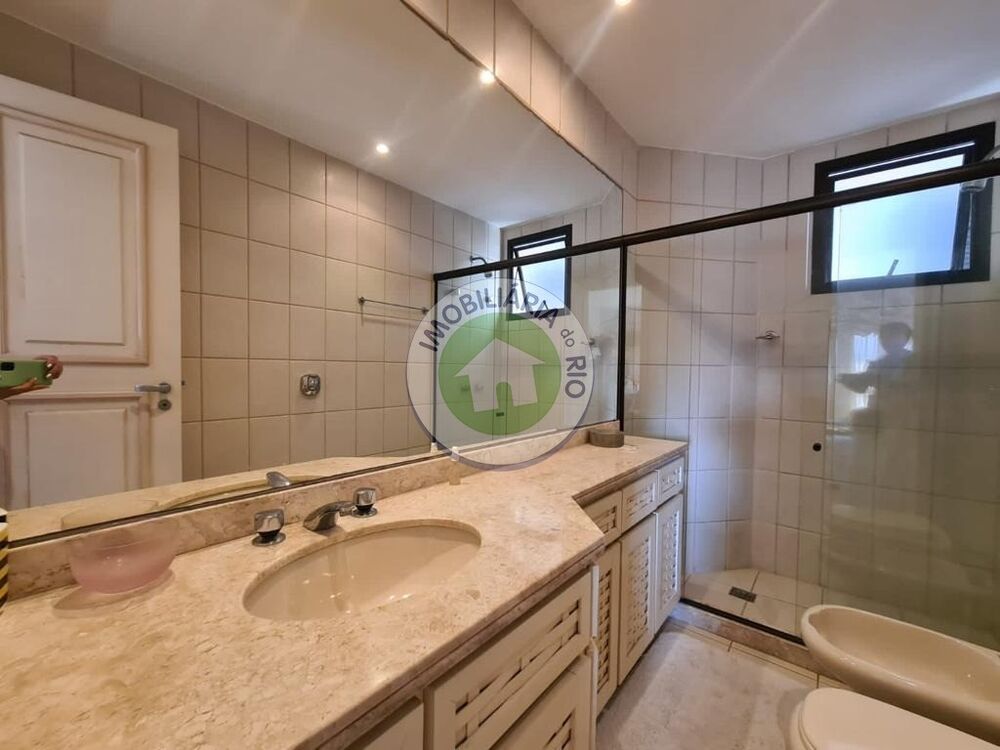 Apartamento para alugar com 4 quartos, 300m² - Foto 15