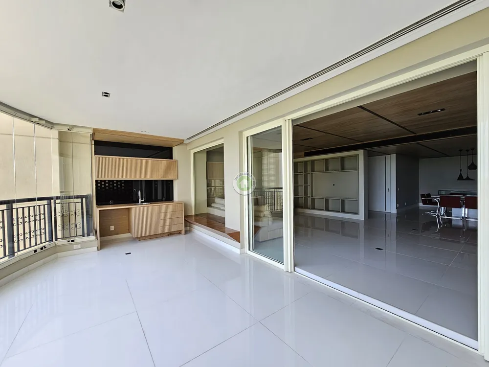 Apartamento, 3 quartos, 335 m² - Foto 2