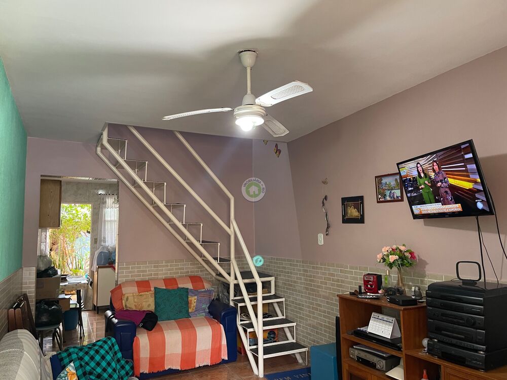 Casa à venda com 2 quartos, 61m² - Foto 4